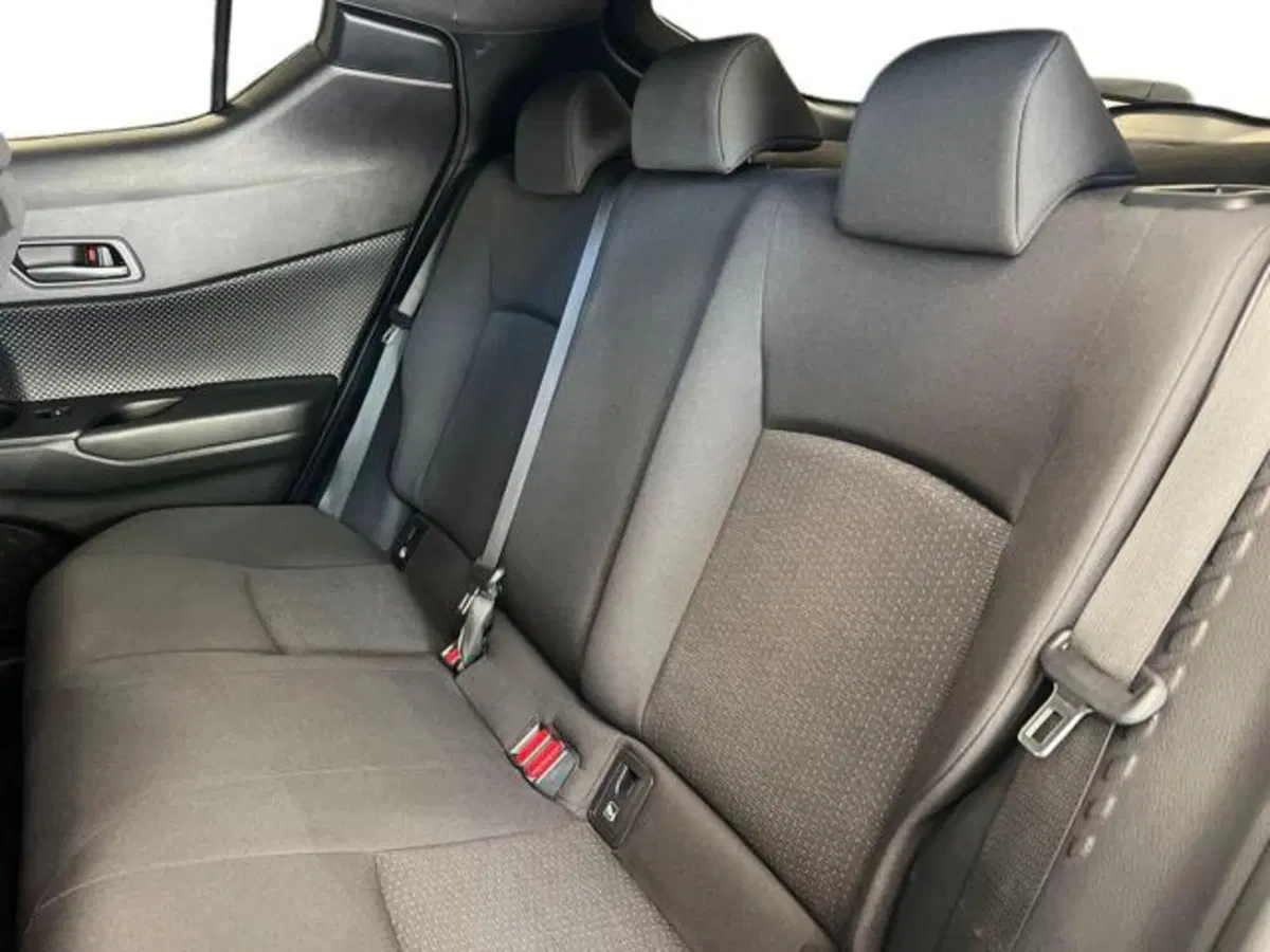 Toyota Toyota C-HR usata a Vercelli (8)