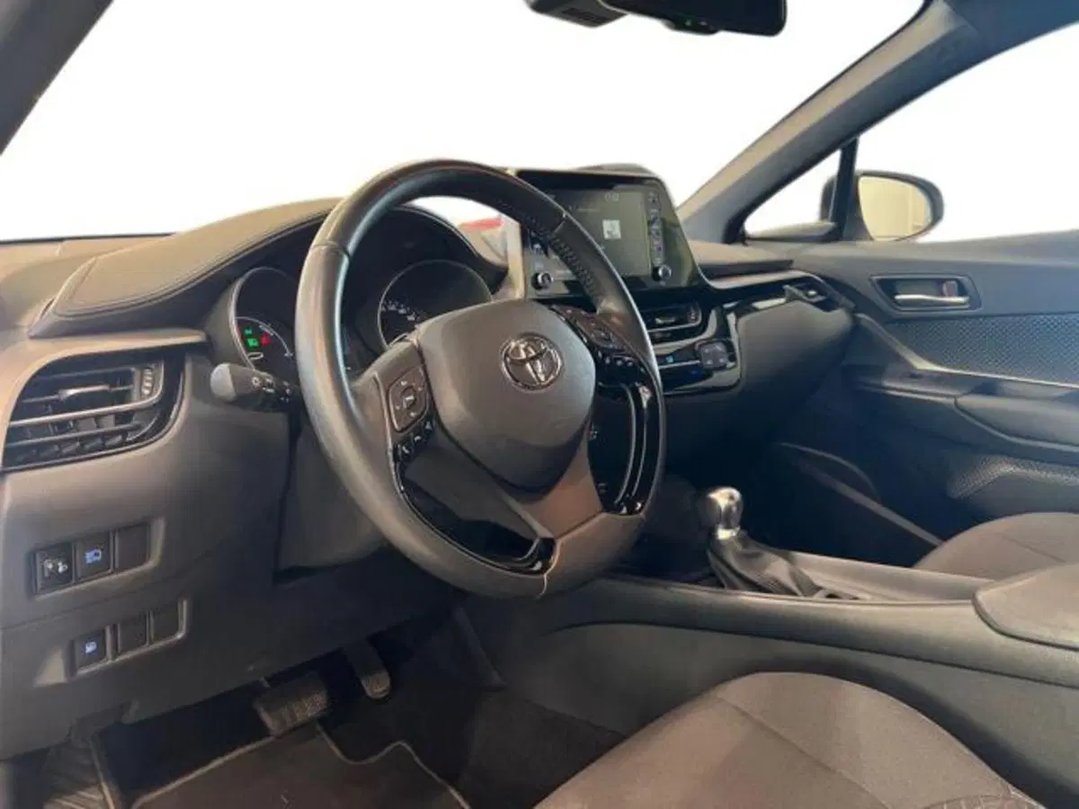 Toyota Toyota C-HR usata a Vercelli (6)