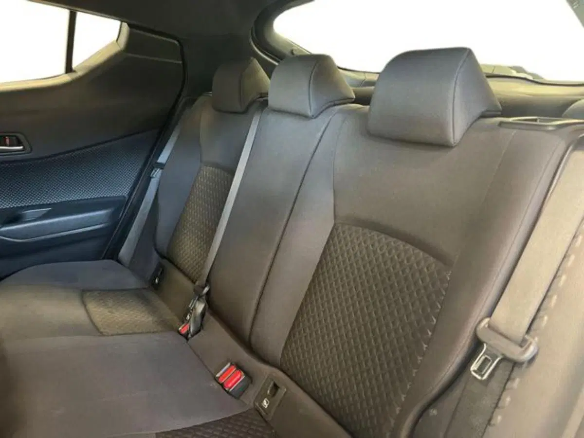 Toyota Toyota C-HR usata a Vercelli (8)