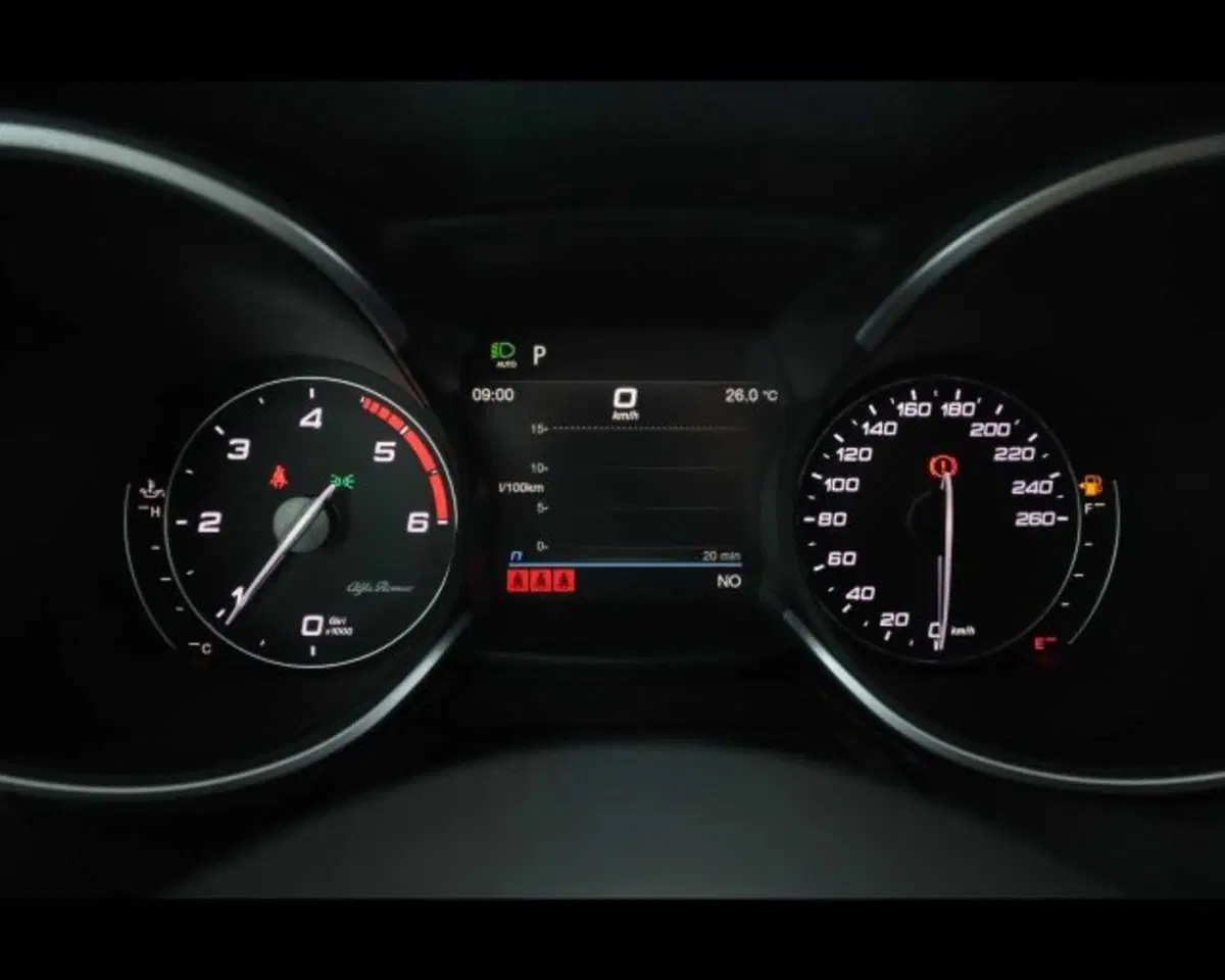 Alfa Romeo Stelvio usata a Bologna (11)