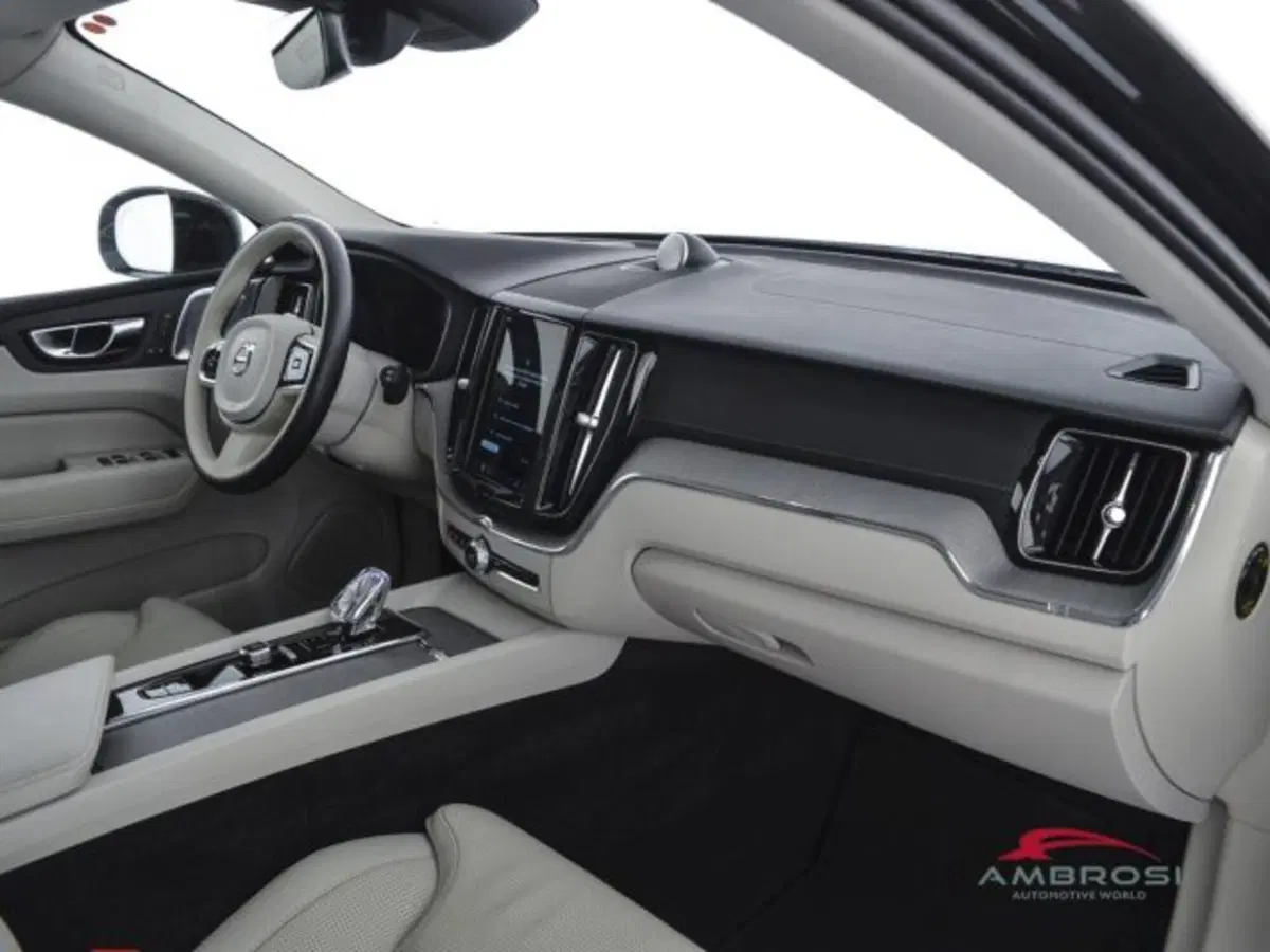 Volvo XC60 usata a Perugia (12)