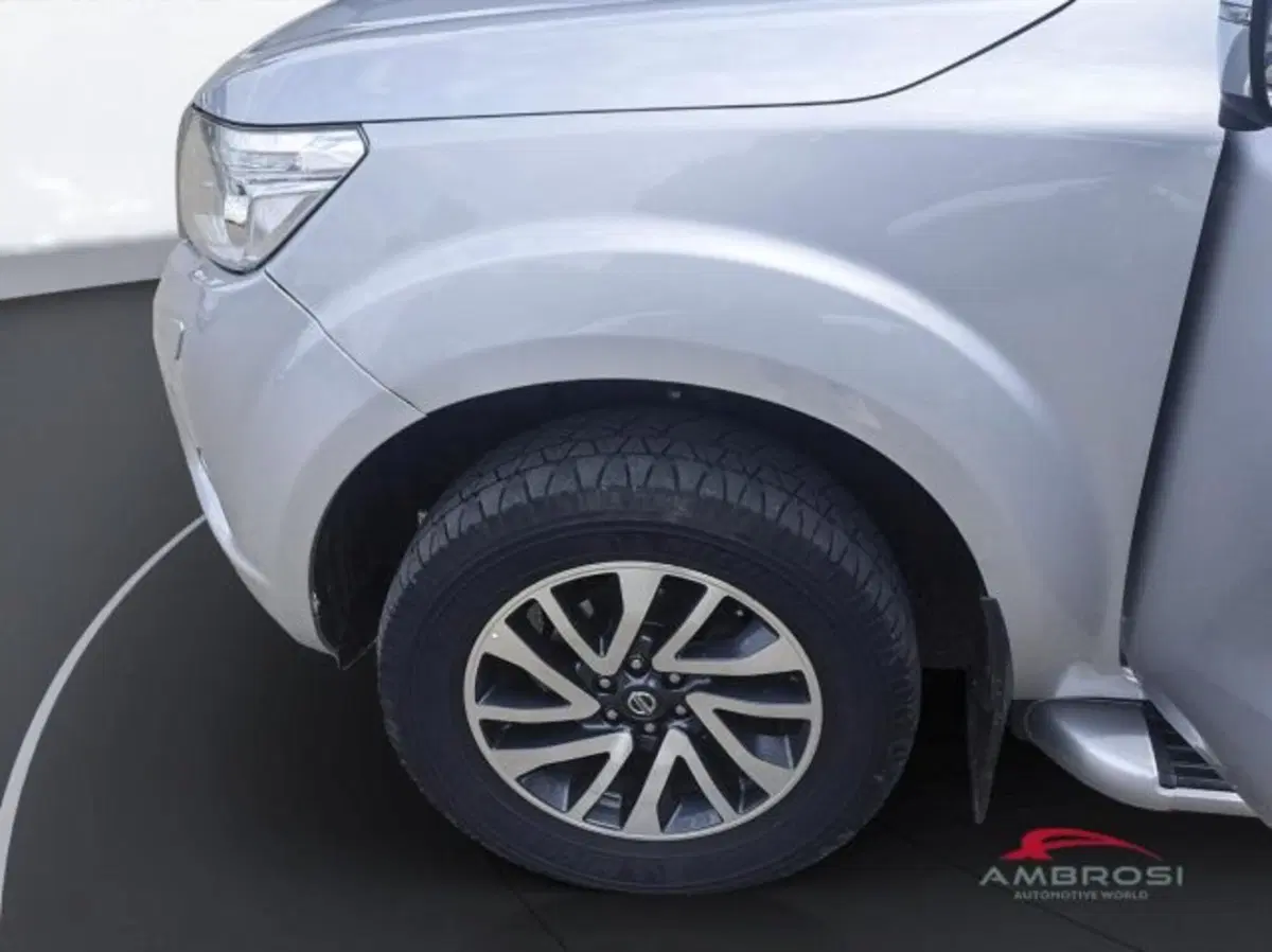 Nissan Navara usata a Perugia (13)
