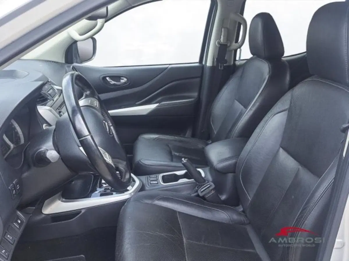 Nissan Navara usata a Perugia (9)
