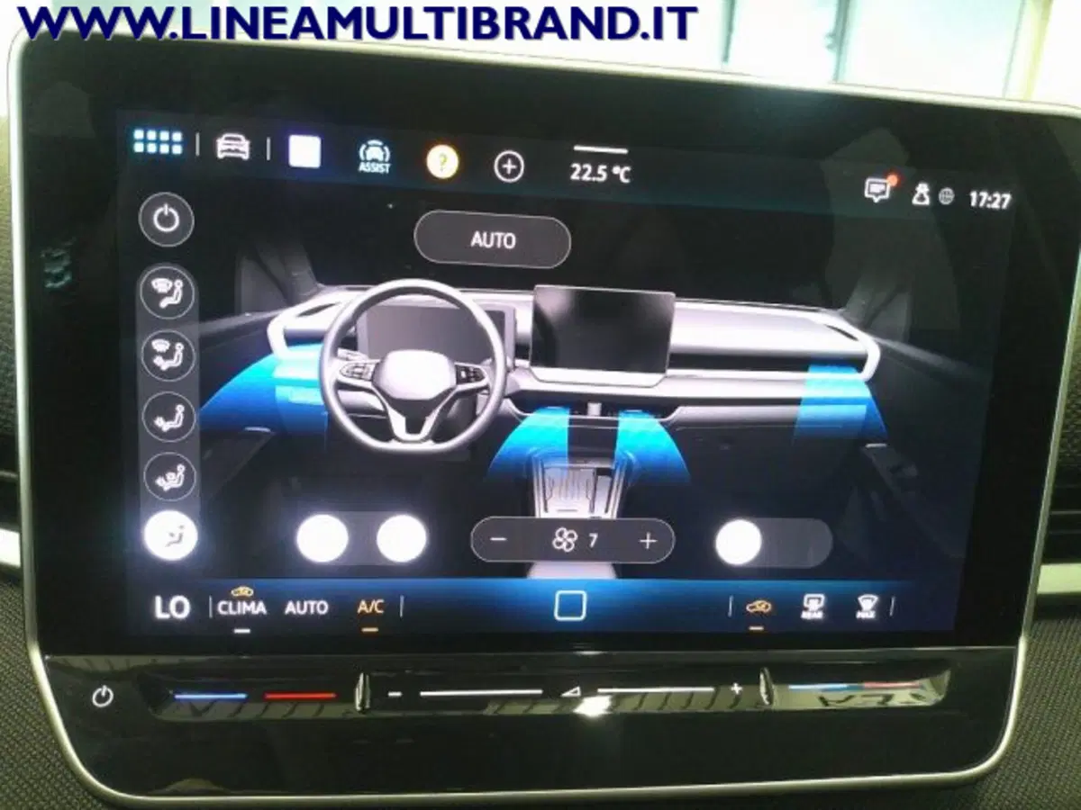 Volkswagen T-Roc nuova a Piacenza (17)