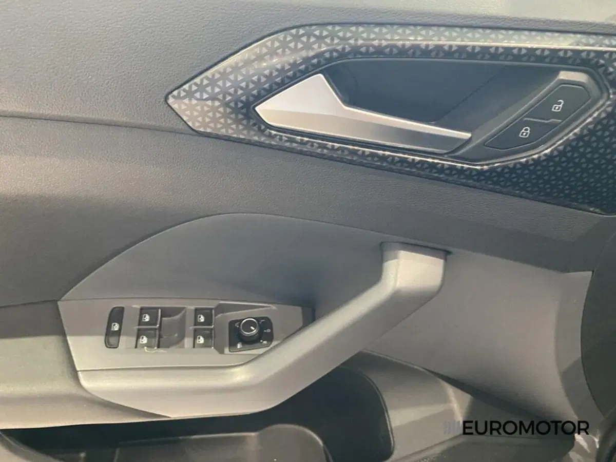Volkswagen T-Cross usata a Bari (12)