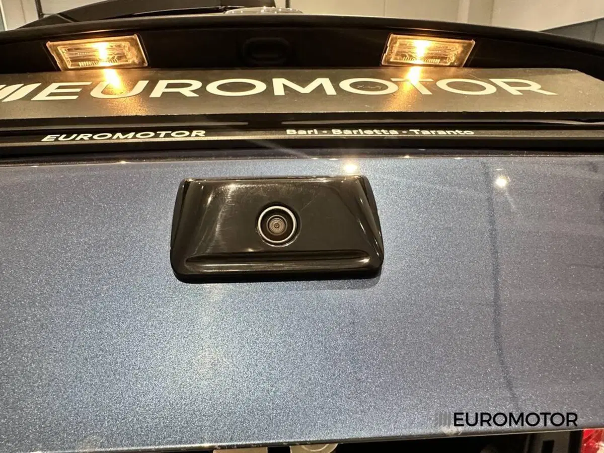 Lancia Ypsilon usata a Bari (13)