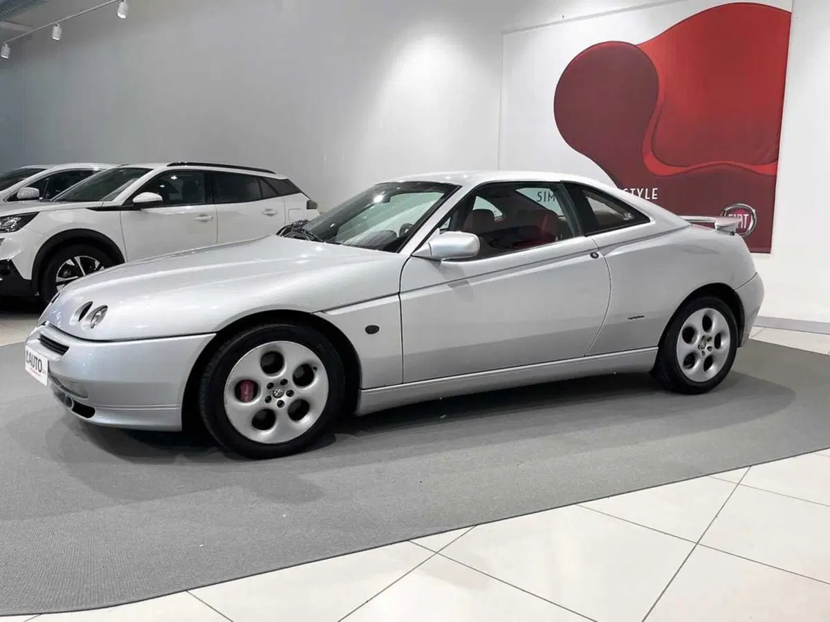 Alfa Romeo Gtv usata a Sondrio (5)