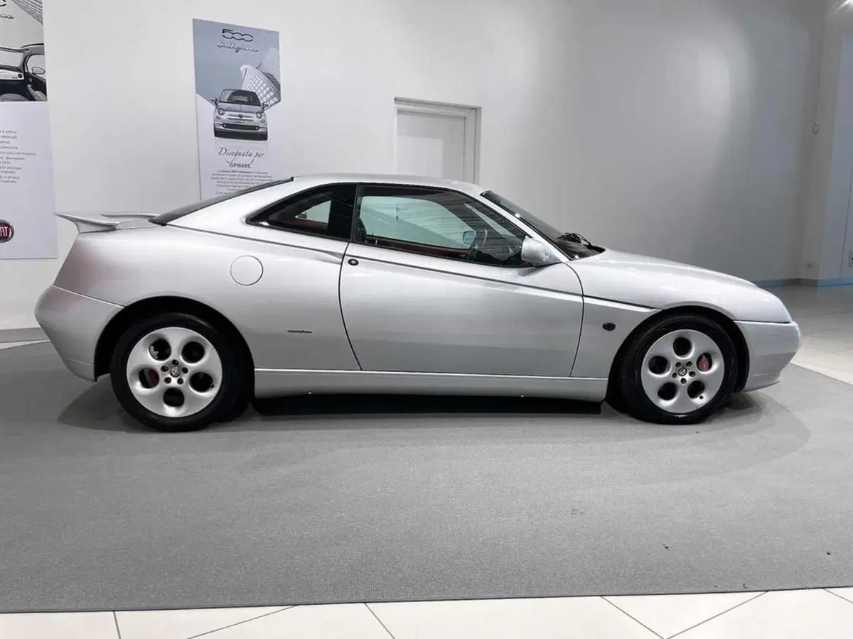Alfa Romeo Gtv usata a Sondrio (9)