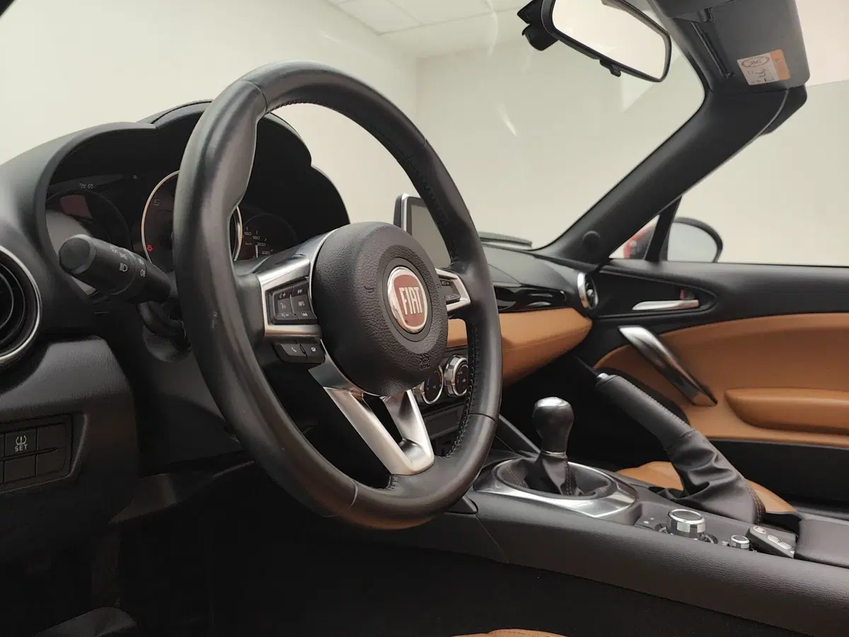 Fiat 124 spider usata a Como (9)