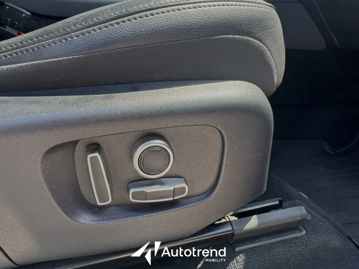 Land Rover Discovery Sport usata a Bari (14)