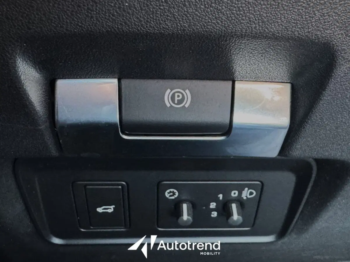 Land Rover Discovery Sport usata a Bari (16)