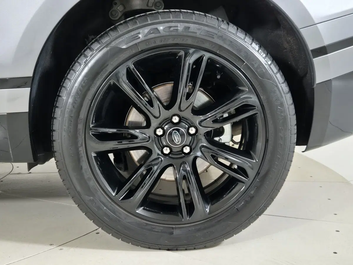 Land Rover Range Rover Velar usata a Torino (9)