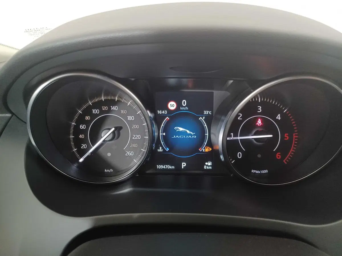 Jaguar E-Pace usata a Torino (13)