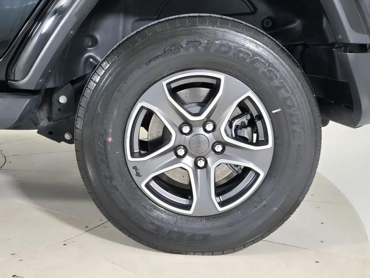 Jeep Wrangler Unlimited usata a Torino (14)