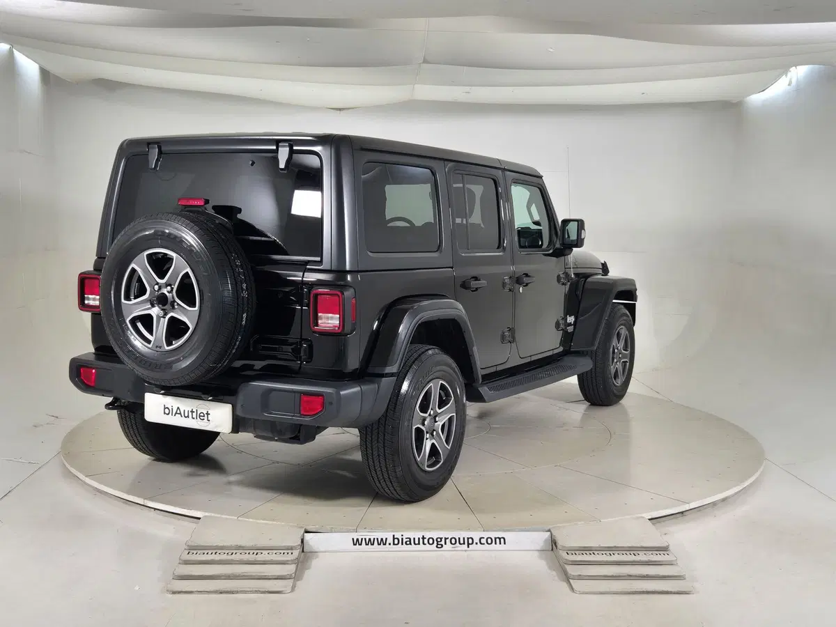 Jeep Wrangler Unlimited usata a Torino (4)