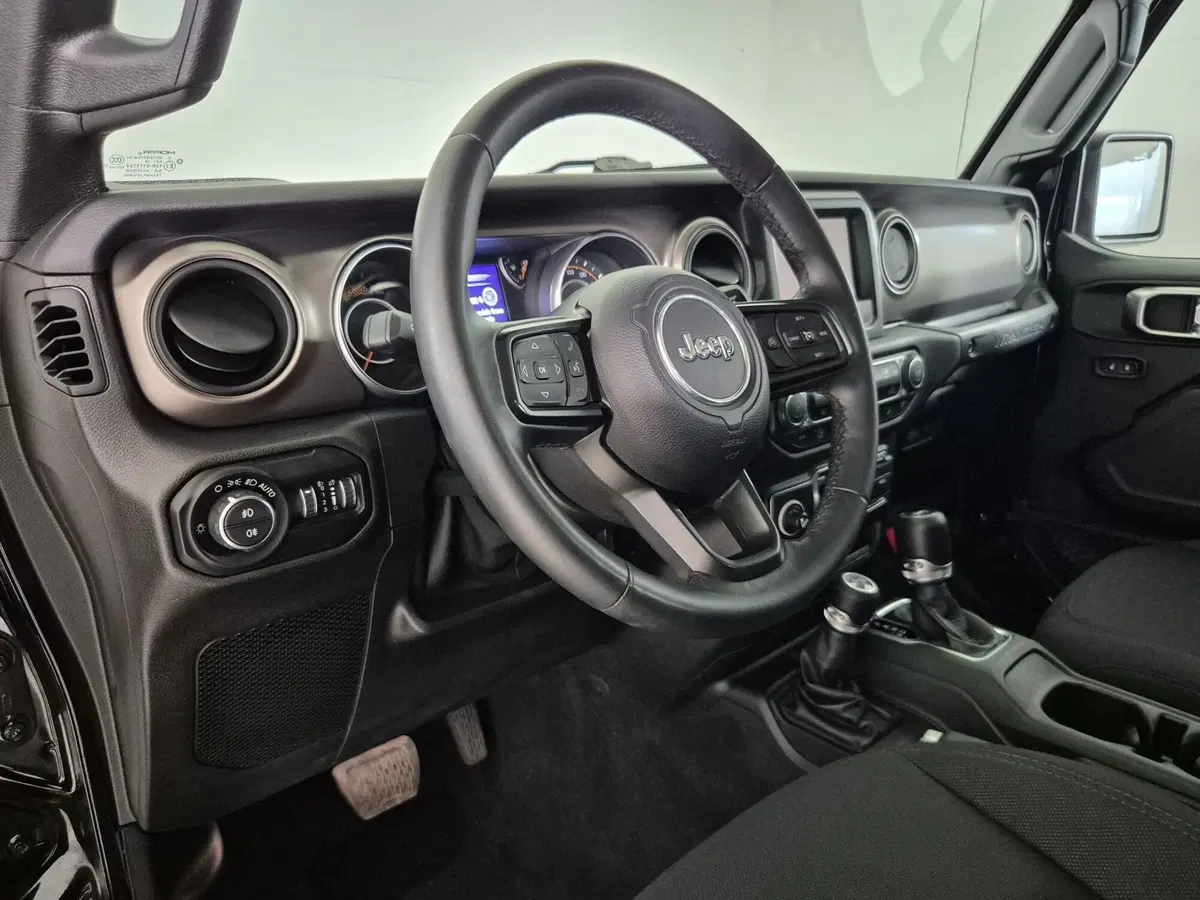 Jeep Wrangler Unlimited usata a Torino (6)