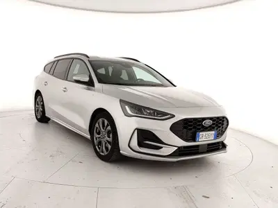 Ford Focus Station Wagon 1.5 EcoBlue 115 CV automatico SW ST-Line Design del 2023 usata a Caserta