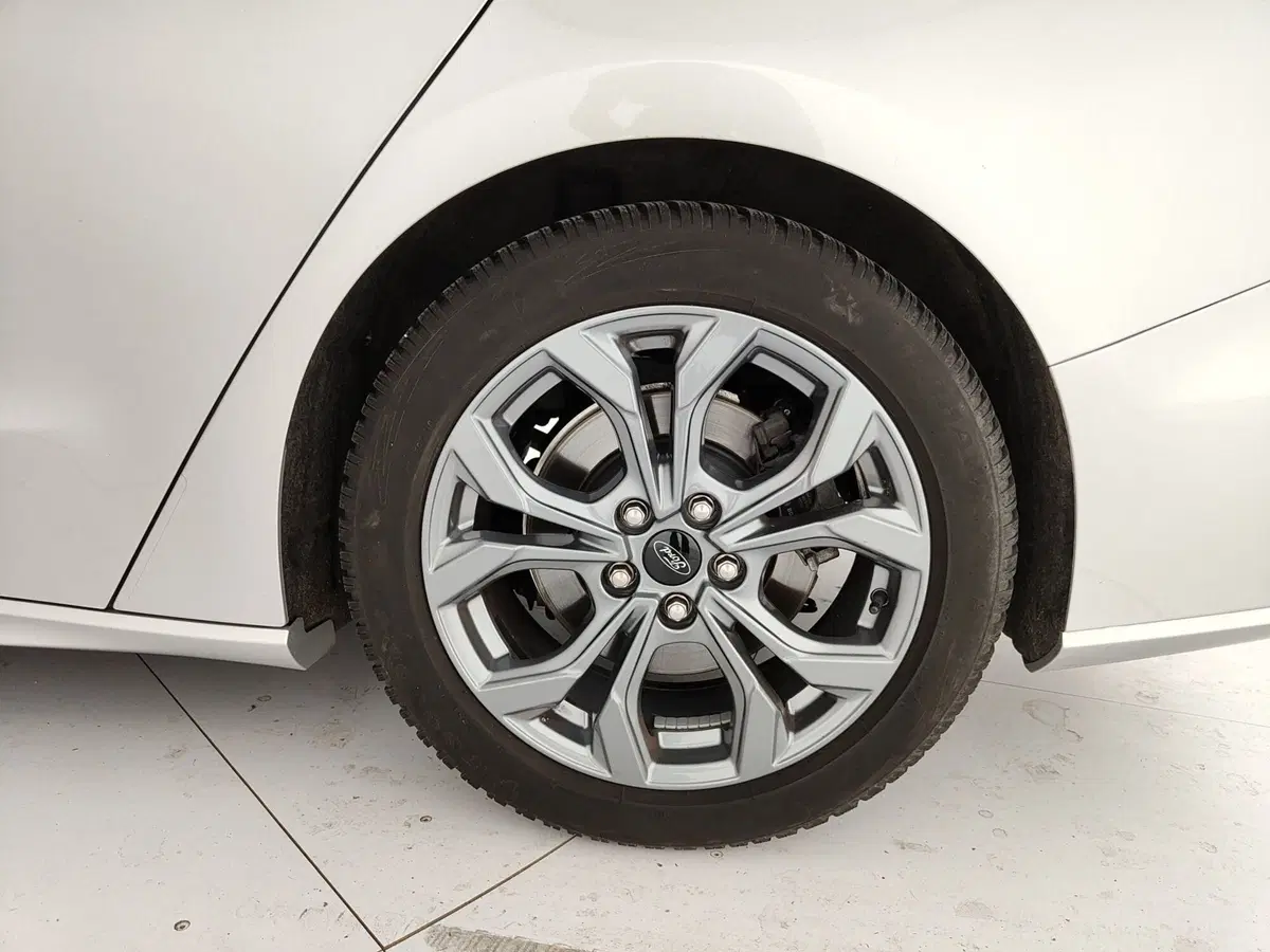 Ford Focus Station Wagon usata a Caserta (11)