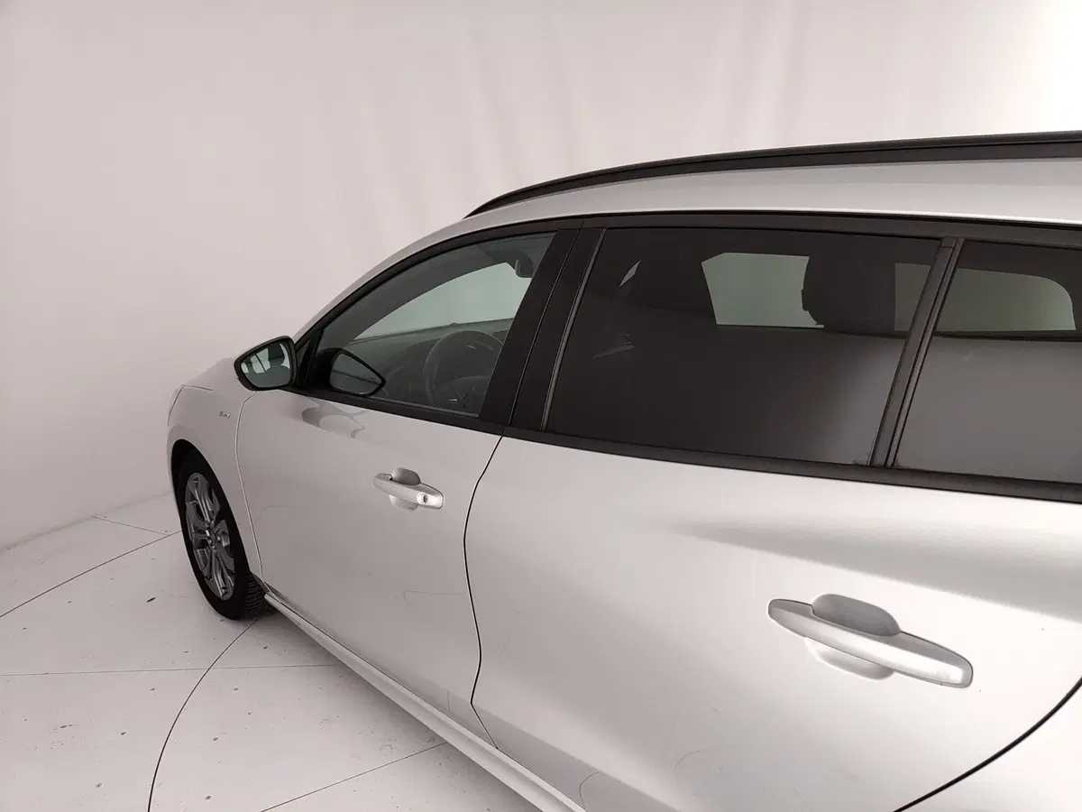 Ford Focus Station Wagon usata a Caserta (12)