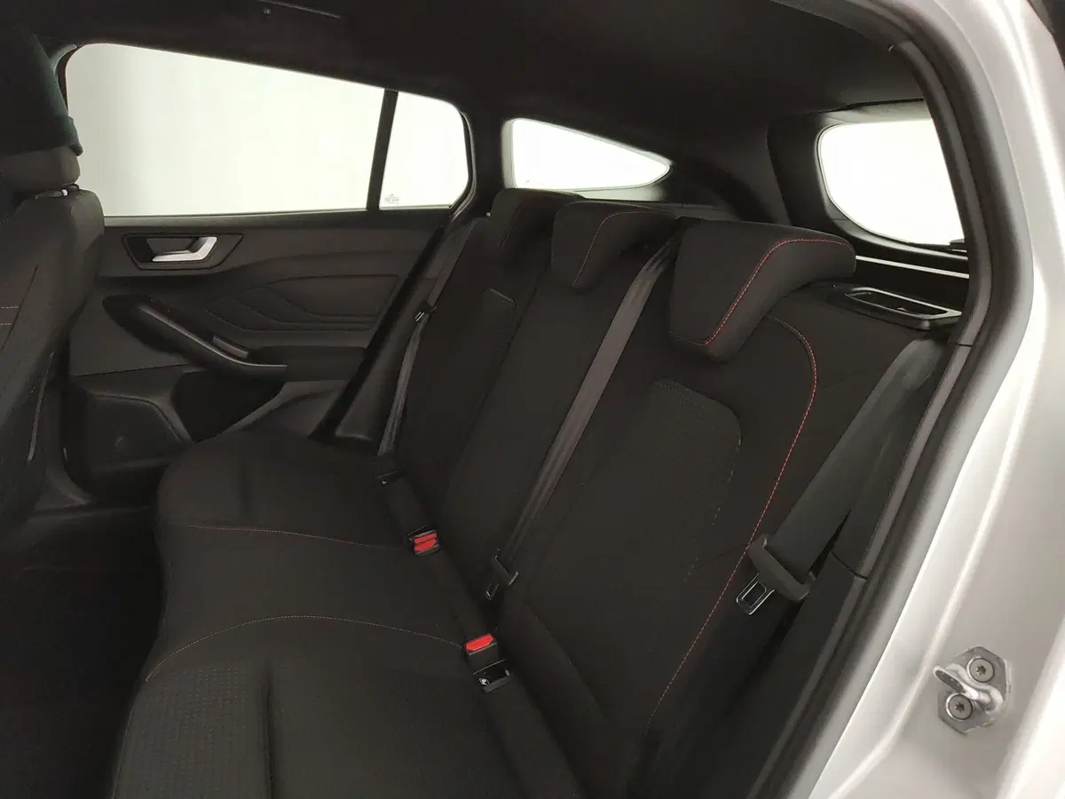 Ford Focus Station Wagon usata a Caserta (20)