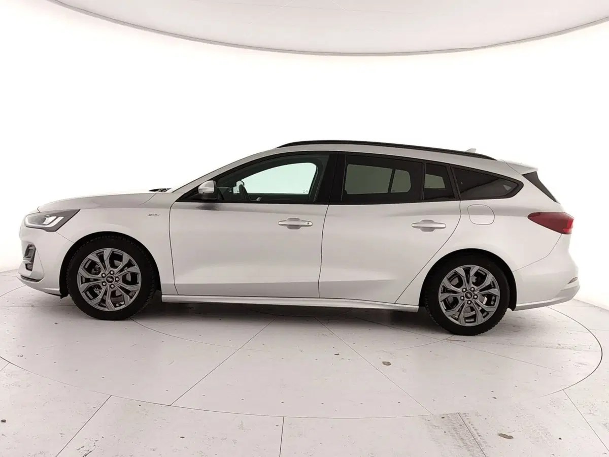 Ford Focus Station Wagon usata a Caserta (8)