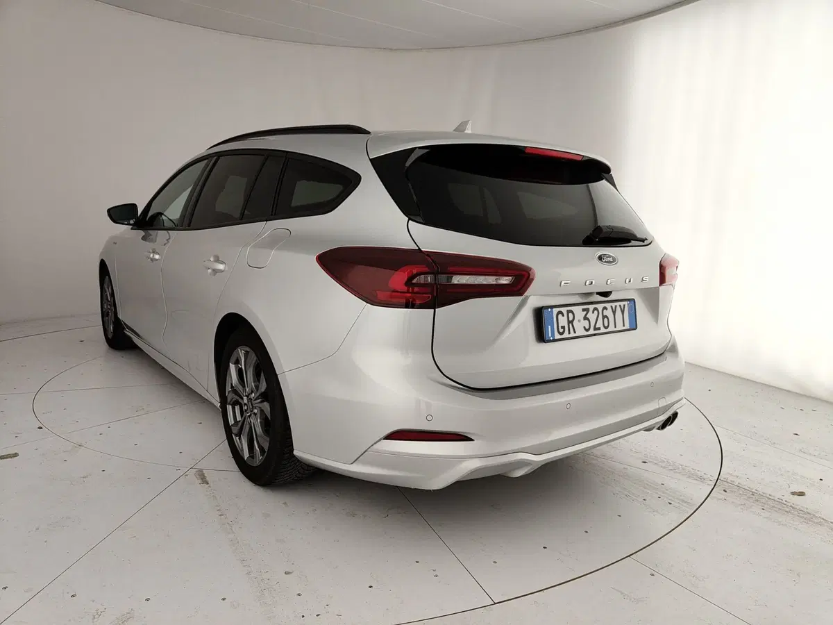 Ford Focus Station Wagon usata a Caserta (9)
