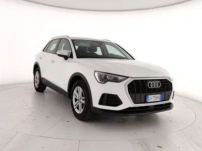 Audi Q3 35 2.0 tdi Business Advanced s-tronic del 2021 usata a Caserta