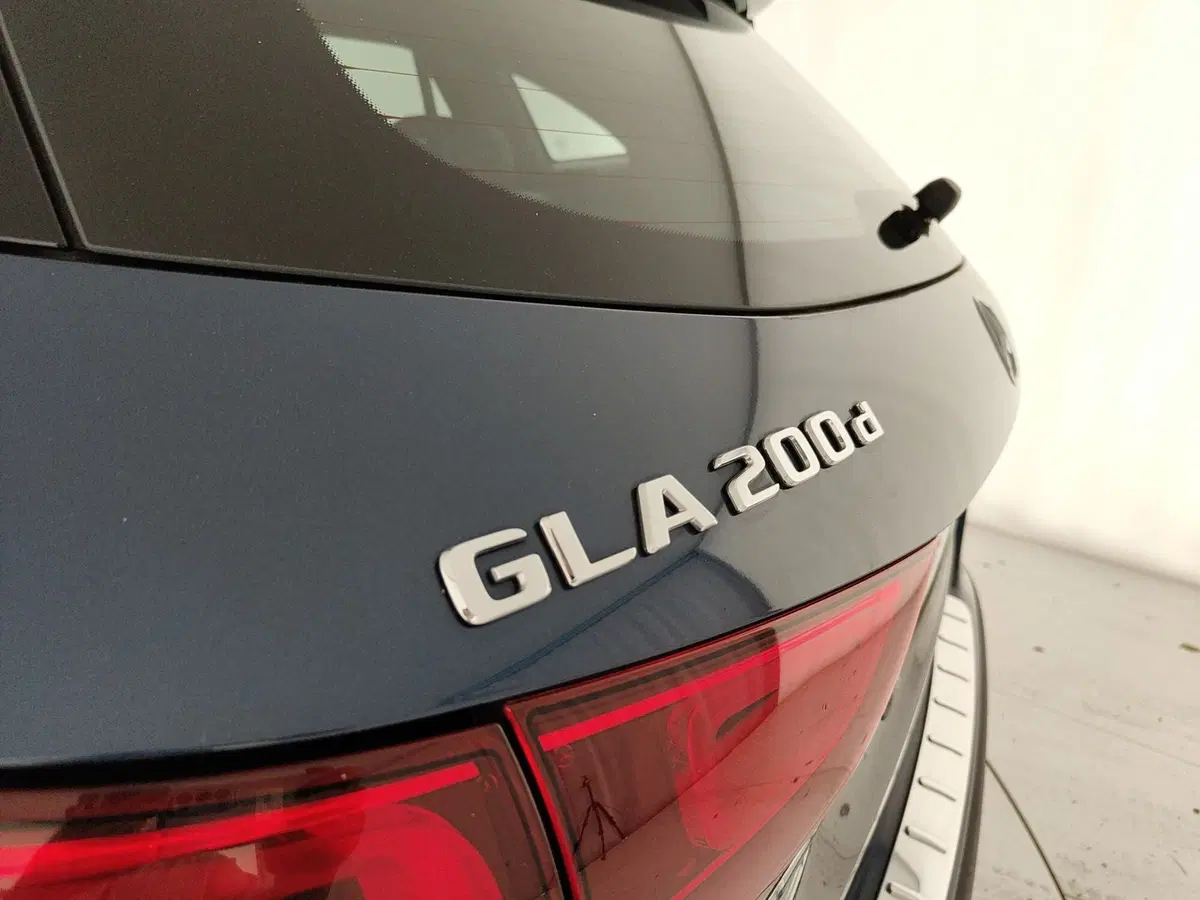 Mercedes-Benz GLA SUV usata a Caserta (11)