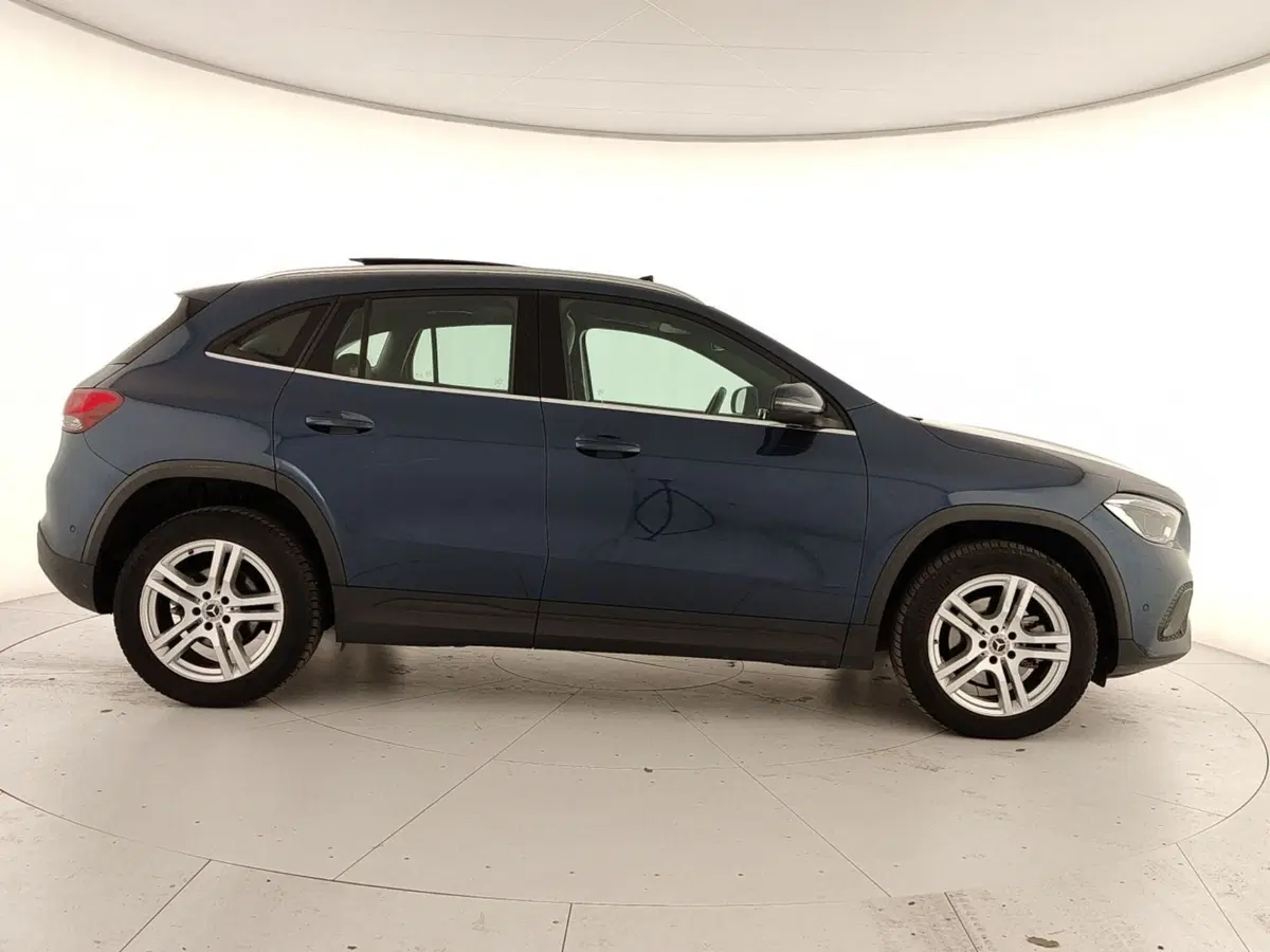 Mercedes-Benz GLA SUV usata a Caserta (7)