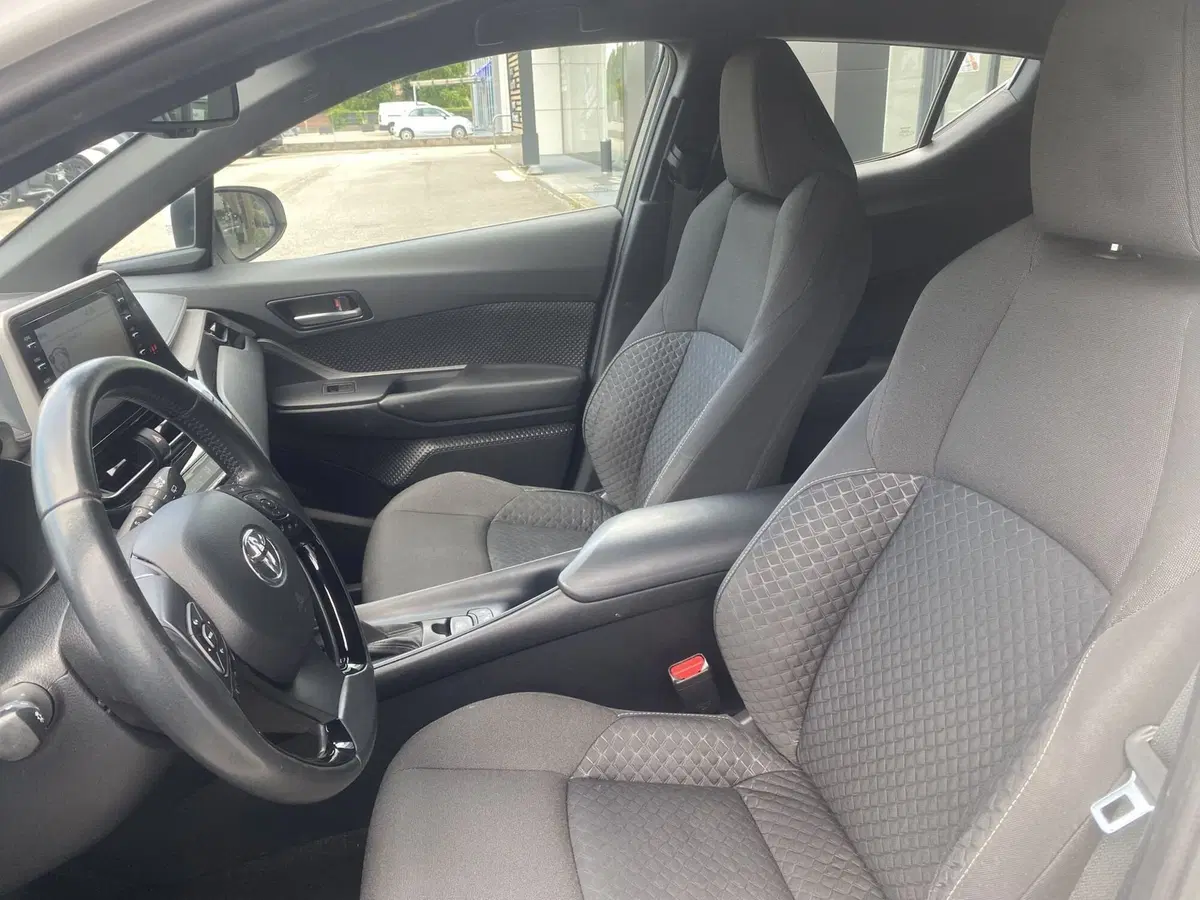 Toyota Toyota C-HR usata a Padova (8)