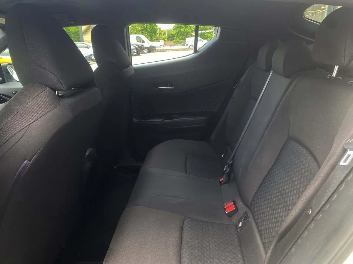 Toyota Toyota C-HR usata a Padova (9)