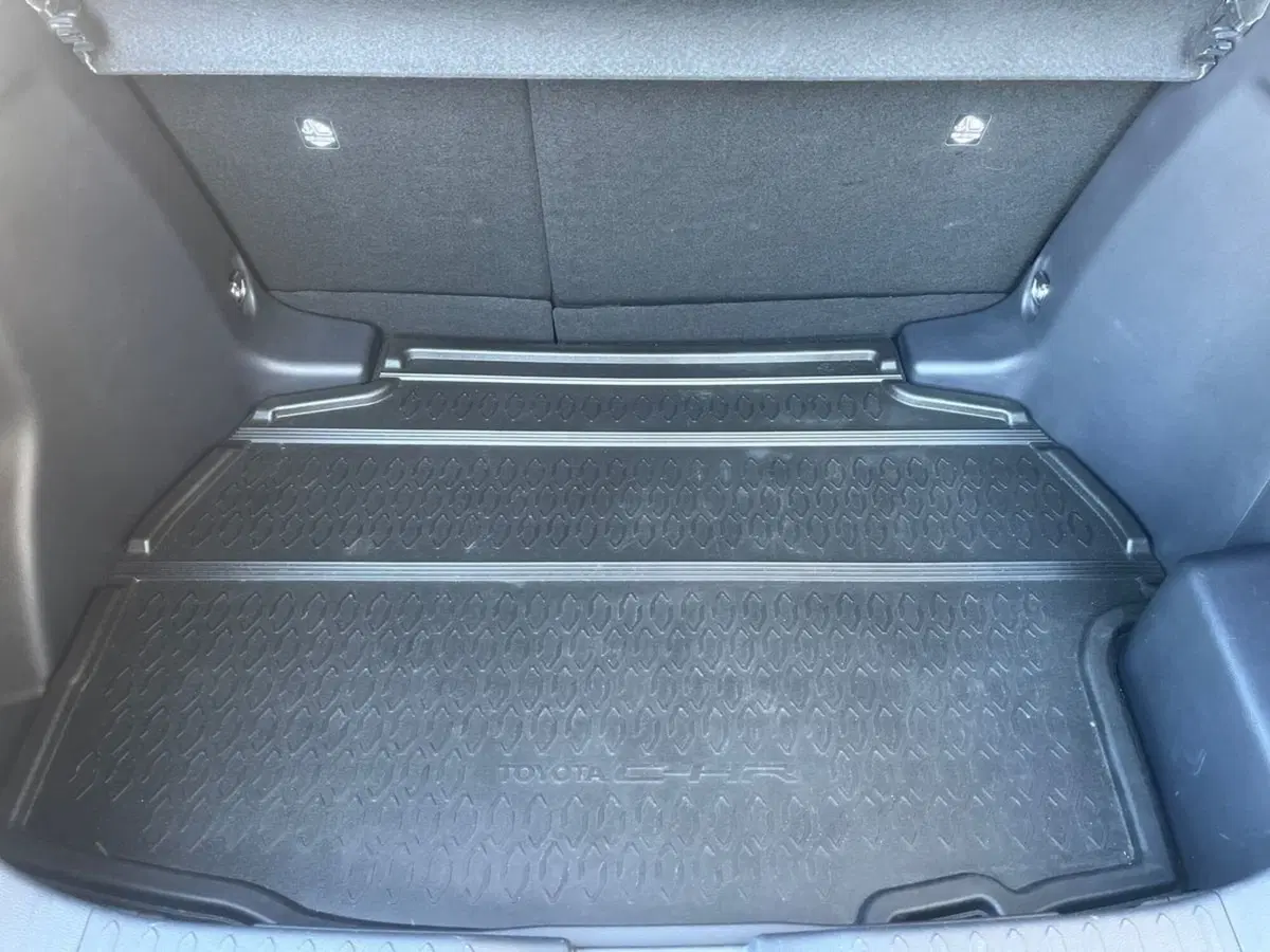Toyota Toyota C-HR usata a Ragusa (6)