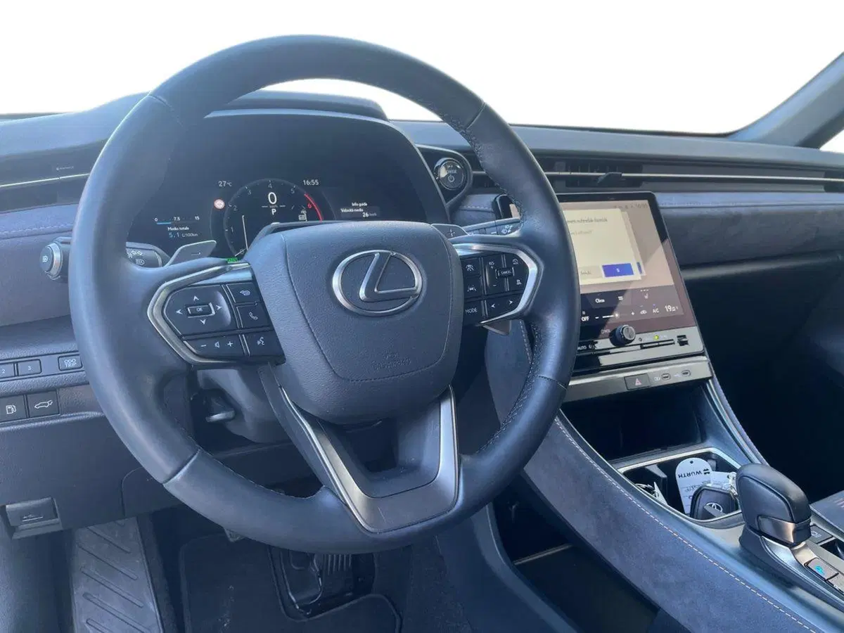 Lexus LBX usata a Ragusa (8)