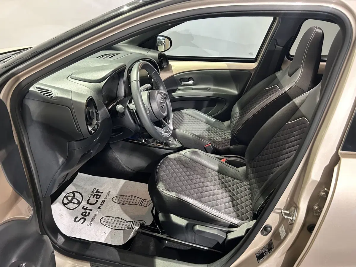 Toyota Aygo X usata a Milano (10)
