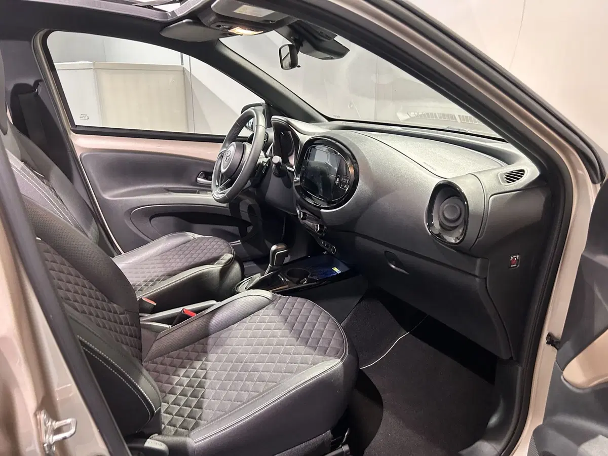 Toyota Aygo X usata a Milano (11)