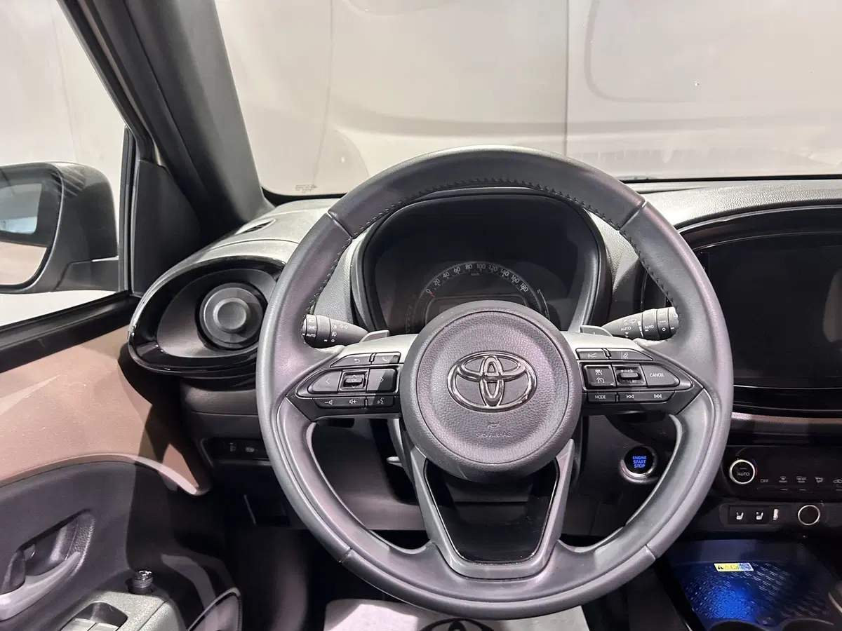 Toyota Aygo X usata a Milano (7)