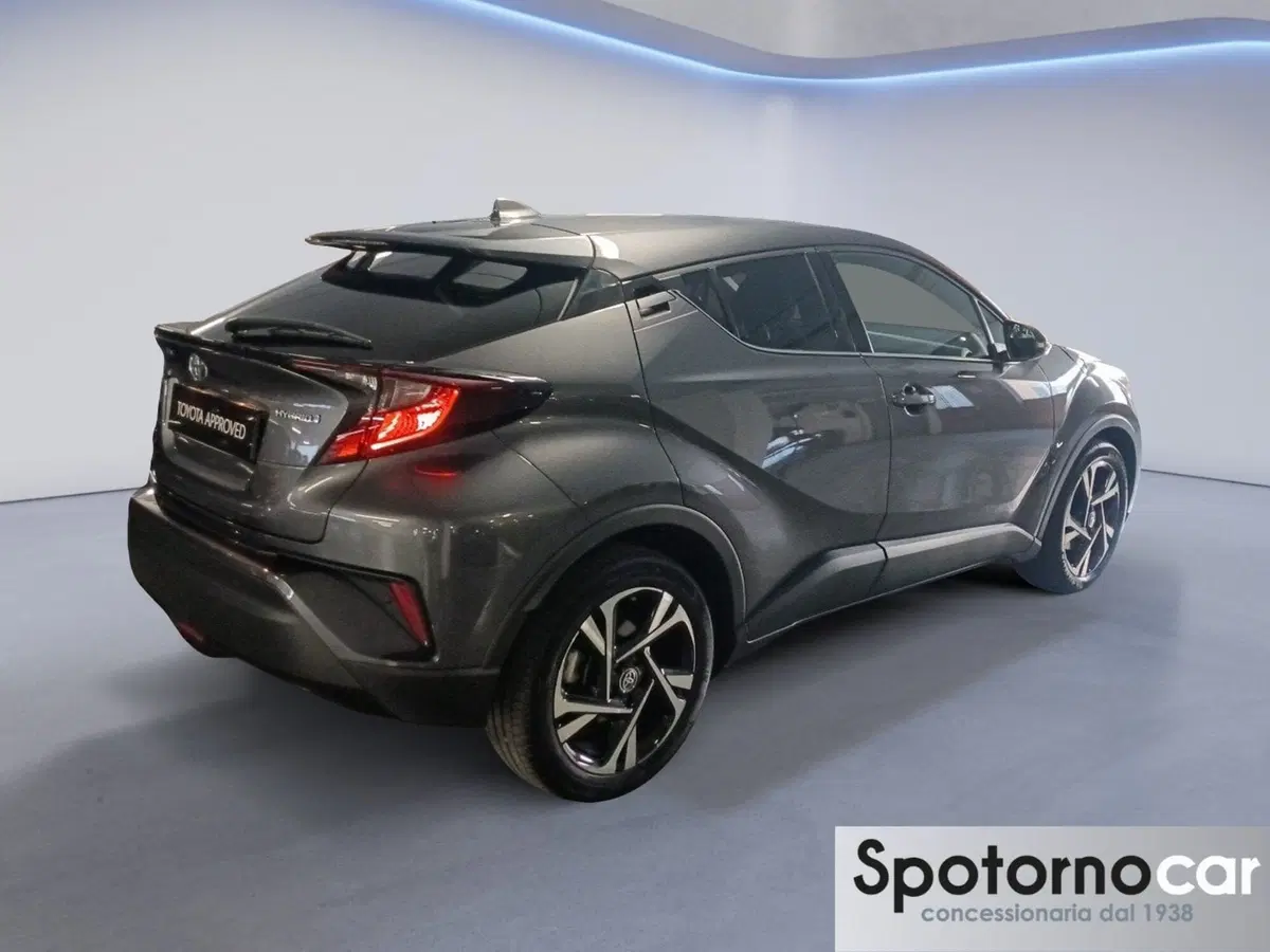 Toyota Toyota C-HR usata a Milano (6)