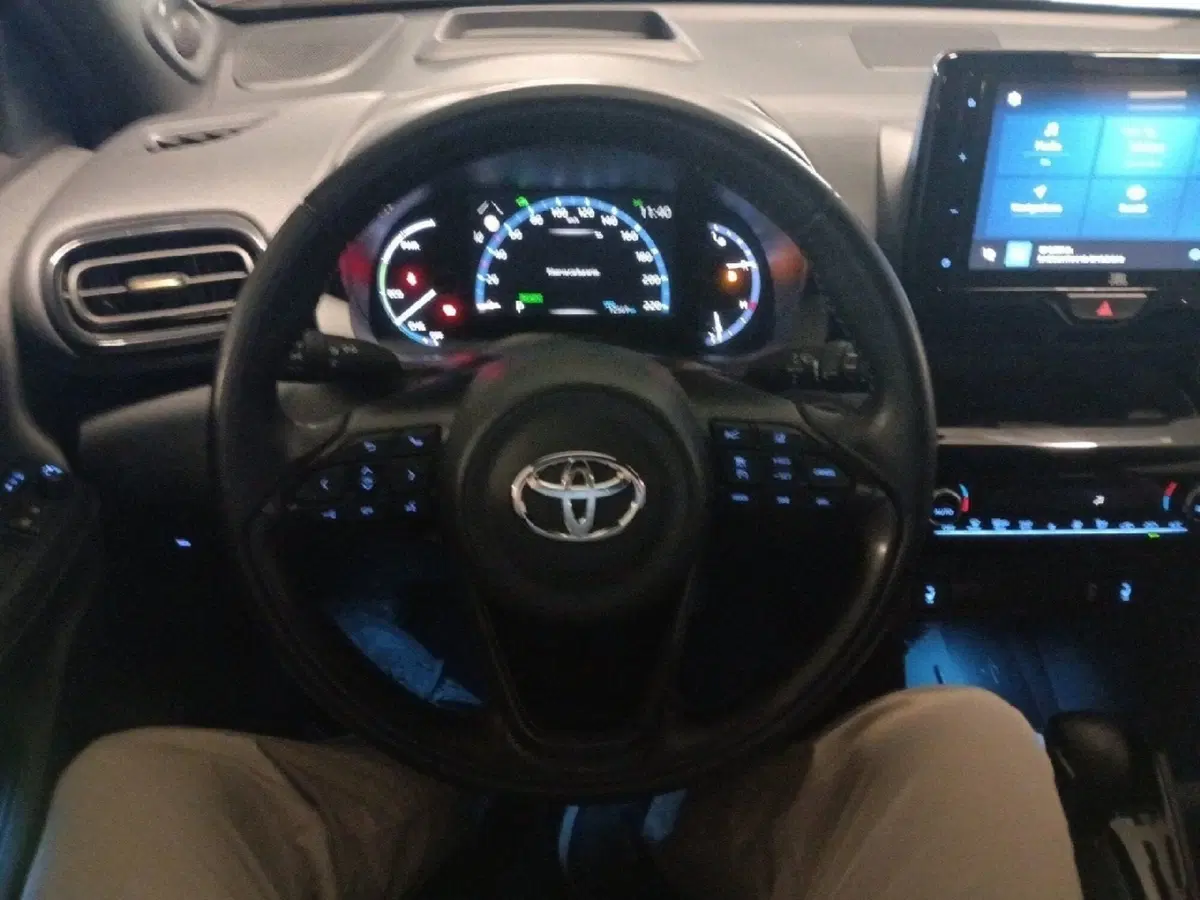 Toyota Yaris Cross usata a Milano (11)