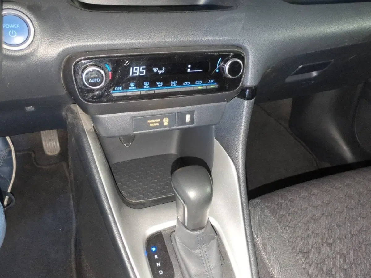 Toyota Yaris usata a Milano (12)