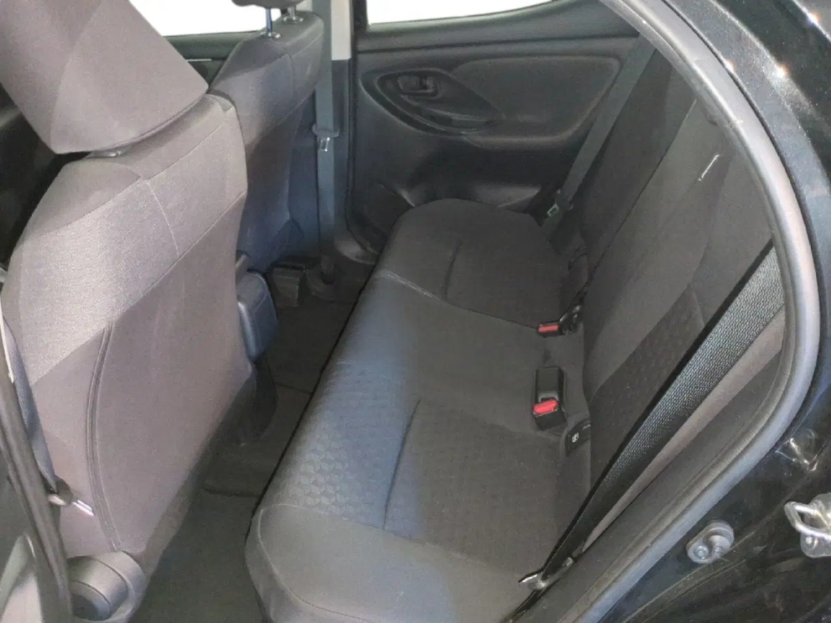 Toyota Yaris usata a Milano (15)