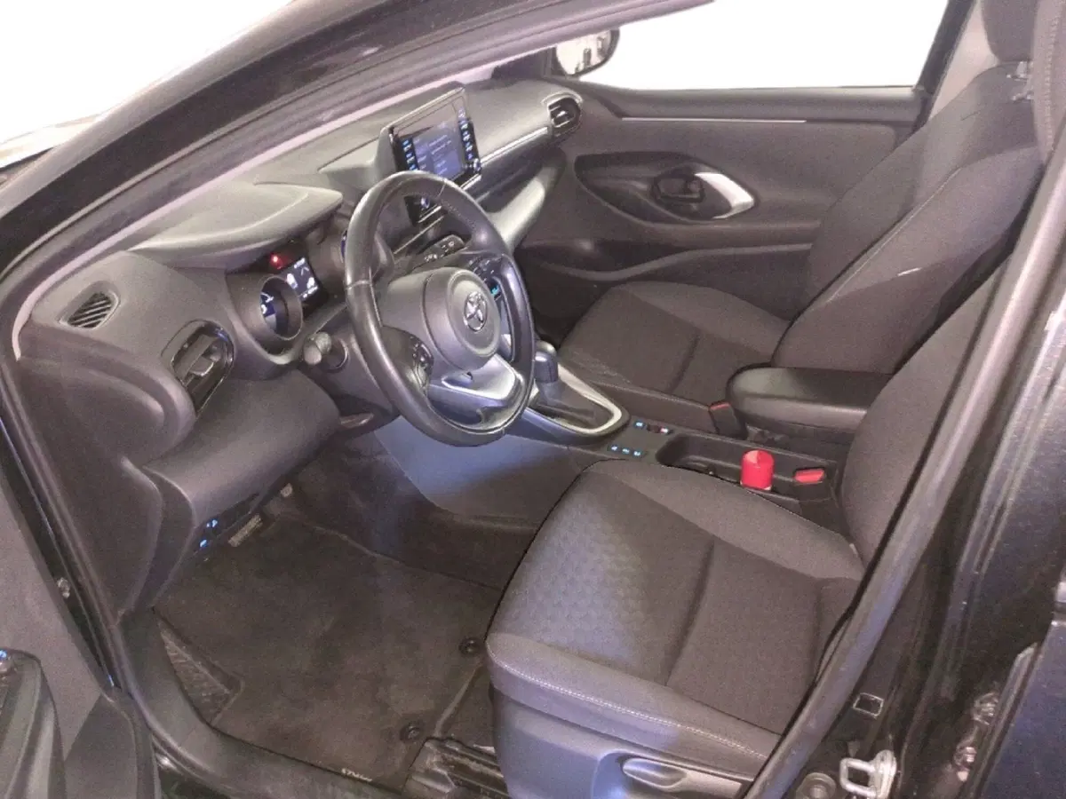 Toyota Yaris usata a Milano (16)