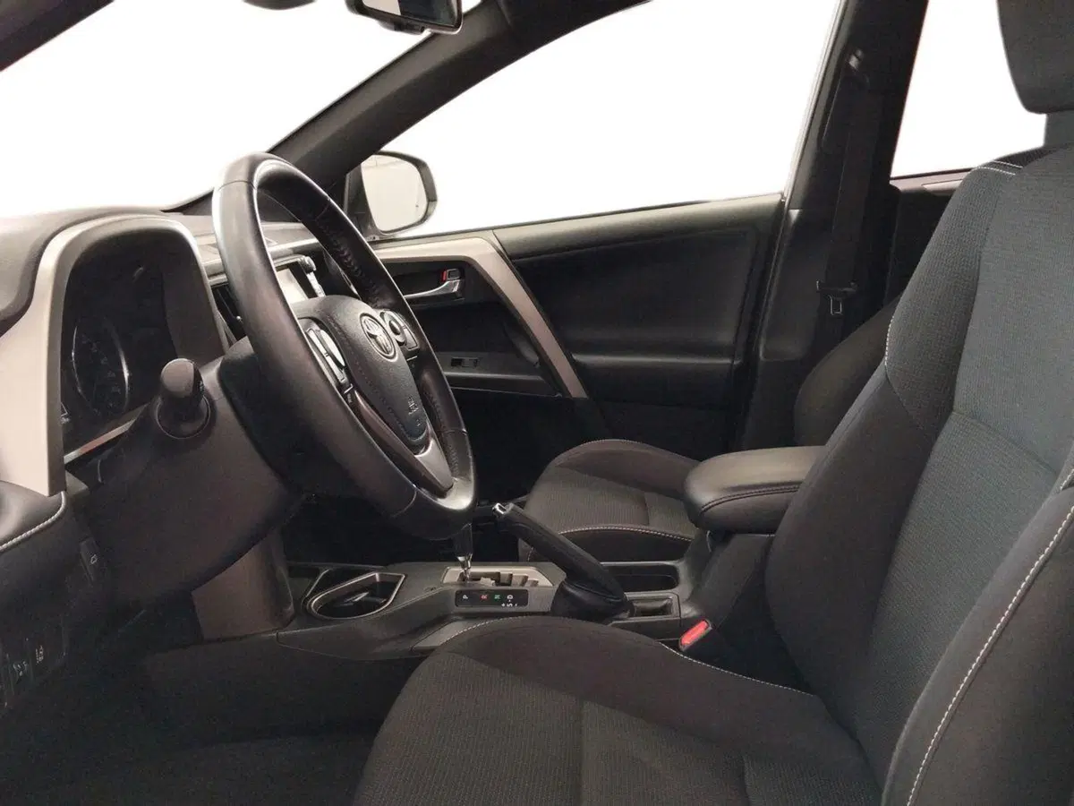Toyota Rav4 usata a Frosinone (7)