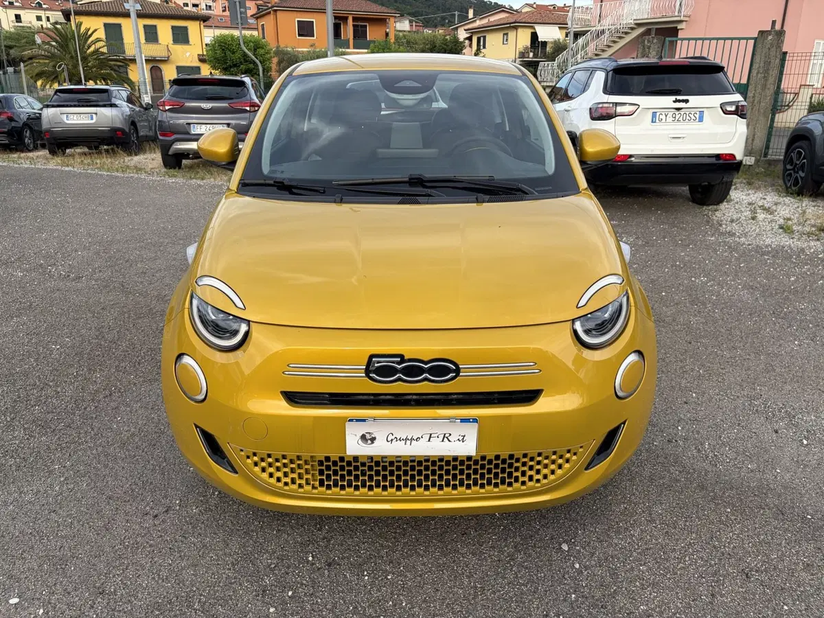Fiat 500 nuova a La Spezia (2)