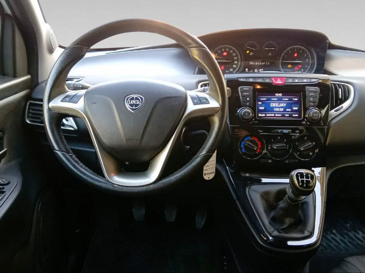 Lancia Ypsilon usata a Siena (11)