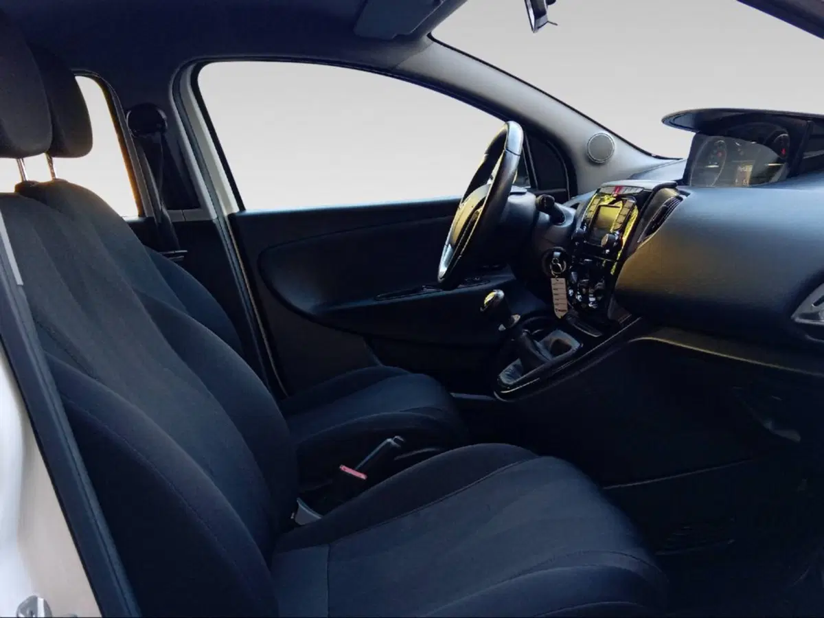 Lancia Ypsilon usata a Siena (13)