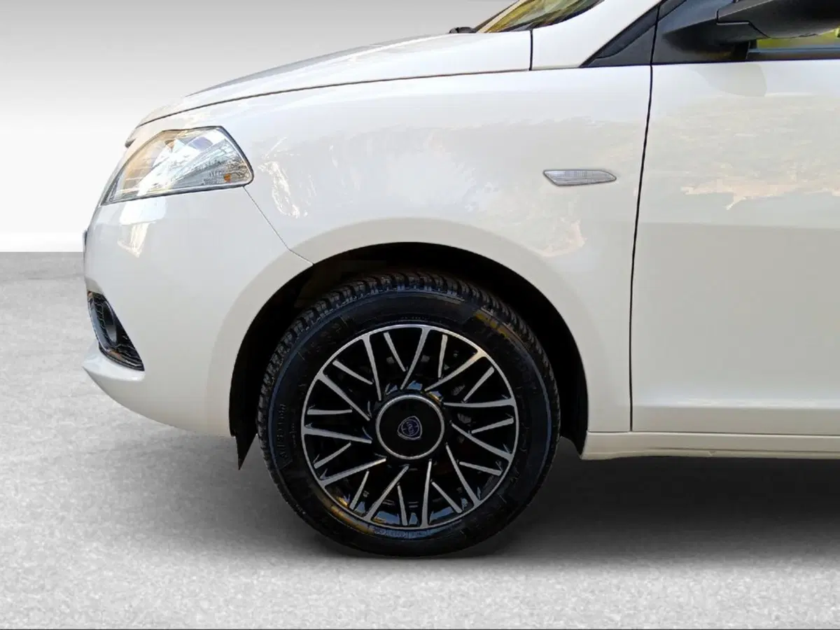 Lancia Ypsilon usata a Siena (4)