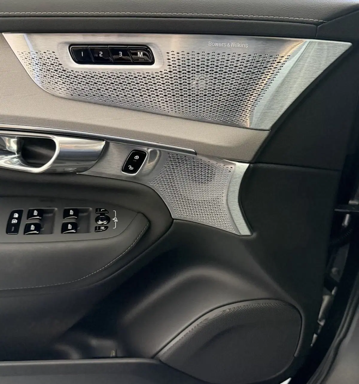 Volvo XC90 usata a Parma (10)