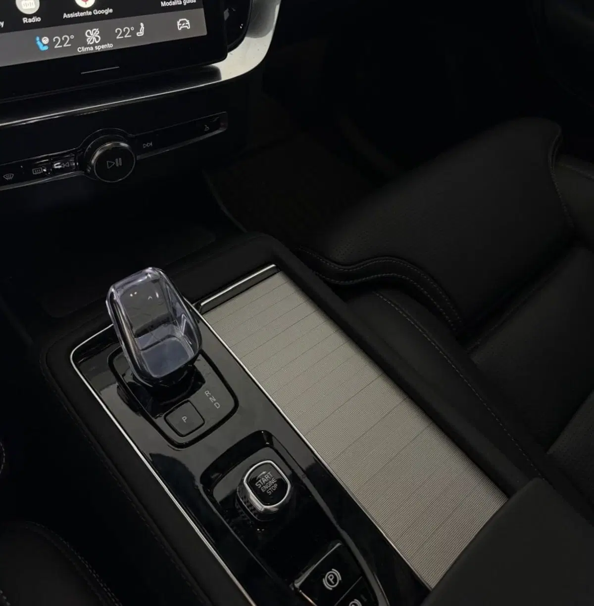 Volvo XC90 usata a Parma (18)