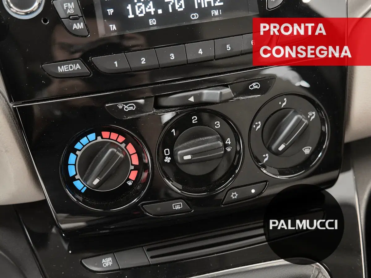 Lancia Ypsilon usata a Prato (11)