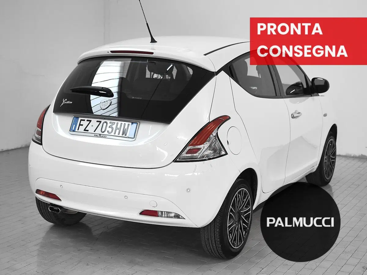 Lancia Ypsilon usata a Prato (3)